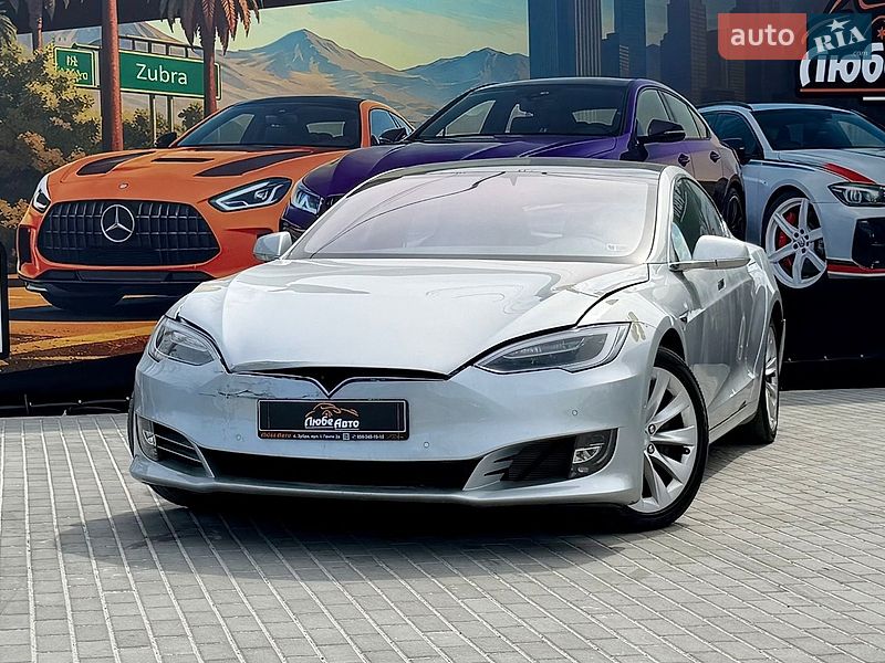 Лифтбек Tesla Model S 2018 в Львове