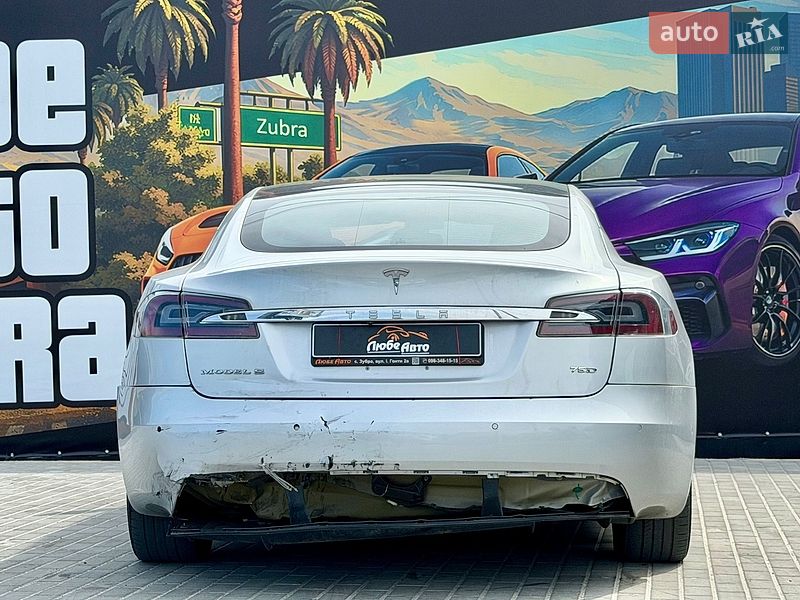 Лифтбек Tesla Model S 2018 в Львове