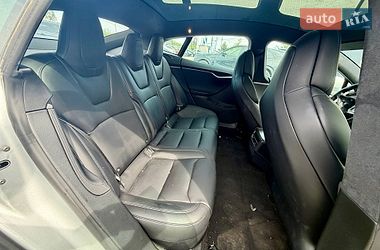 Лифтбек Tesla Model S 2018 в Львове