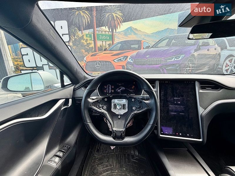 Лифтбек Tesla Model S 2018 в Львове