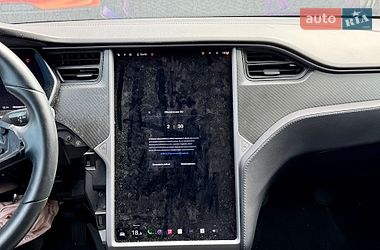 Лифтбек Tesla Model S 2018 в Львове