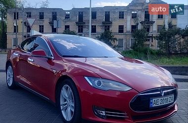 Лифтбек Tesla Model S 2016 в Каменском