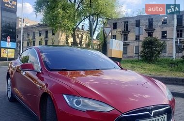 Лифтбек Tesla Model S 2016 в Каменском