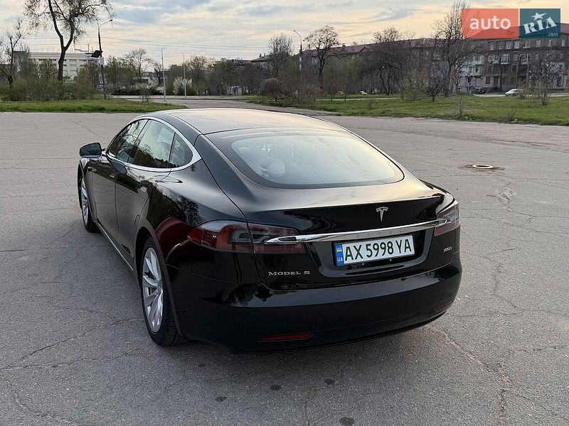 Ліфтбек Tesla Model S 2018 в Запоріжжі