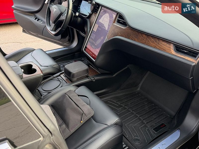 Ліфтбек Tesla Model S 2018 в Запоріжжі