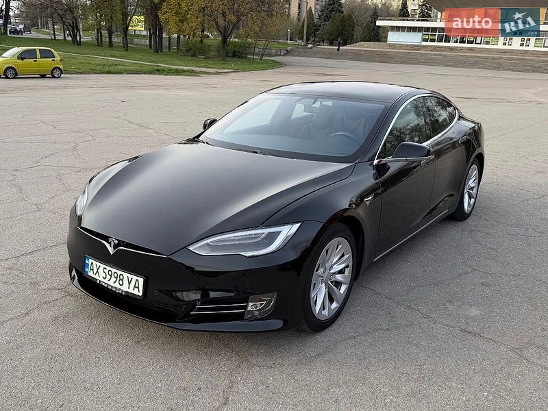 Ліфтбек Tesla Model S 2018 в Запоріжжі