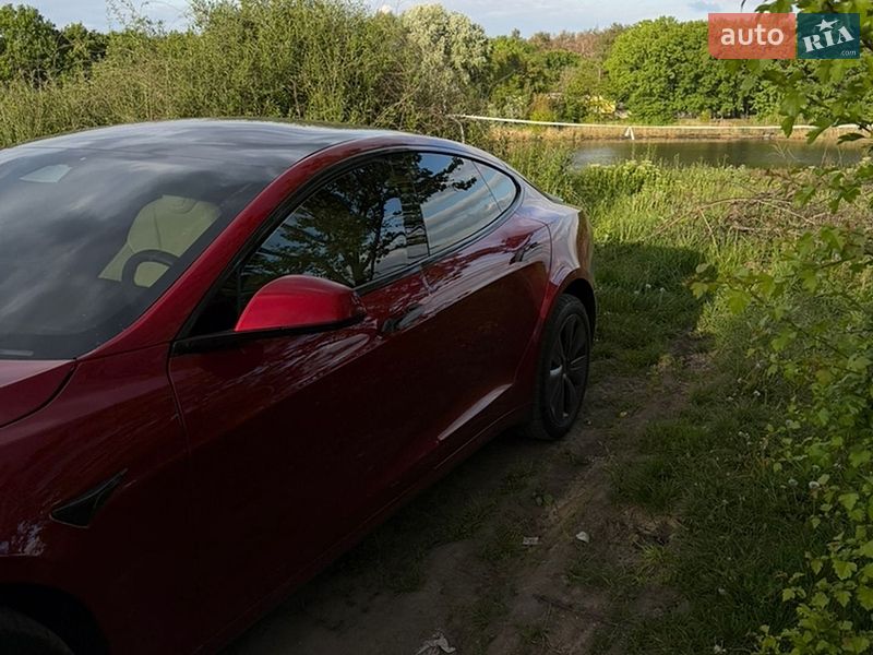 Ліфтбек Tesla Model S 2023 в Новомосковську