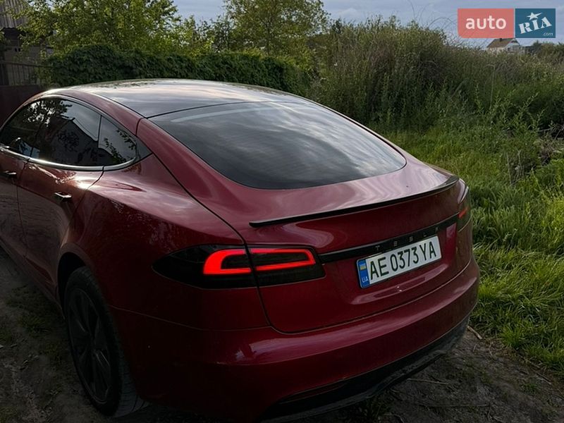 Ліфтбек Tesla Model S 2023 в Новомосковську