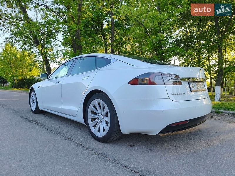 Ліфтбек Tesla Model S 2016 в Сквирі