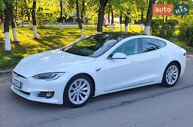 Ліфтбек Tesla Model S 2016 в Сквирі