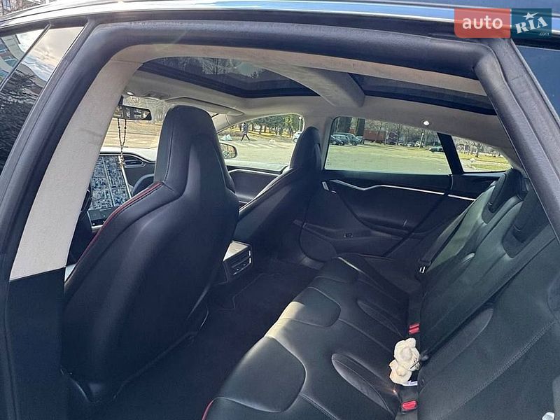 Лифтбек Tesla Model S 2014 в Ровно