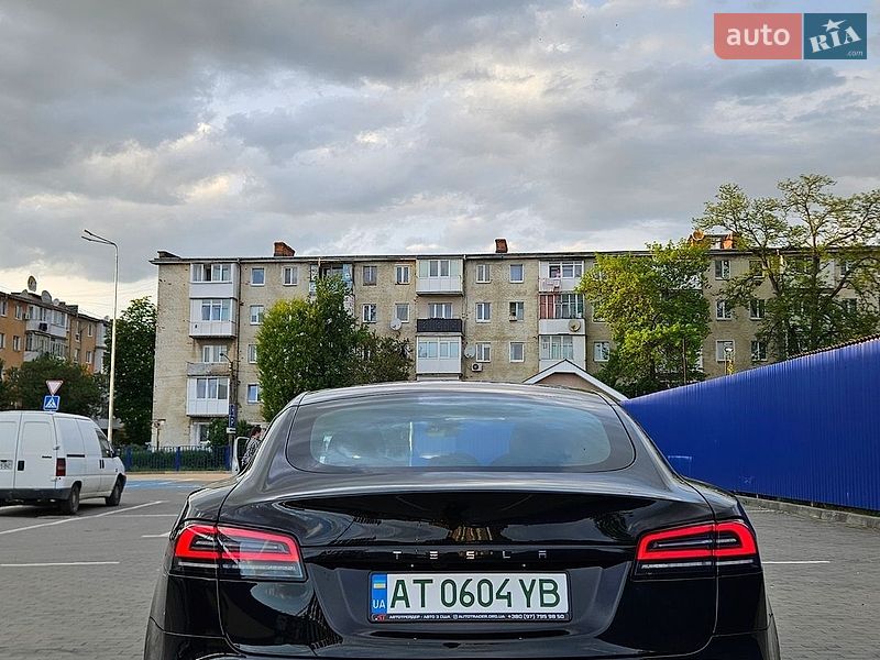 Лифтбек Tesla Model S 2024 в Калуше