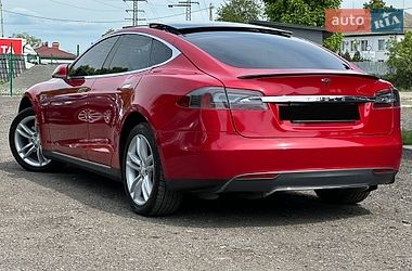 Лифтбек Tesla Model S 2014 в Ужгороде
