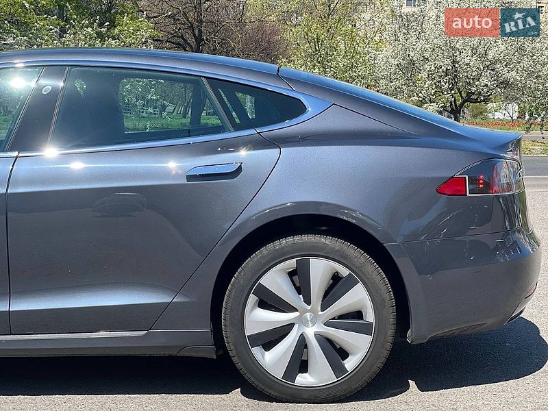 Ліфтбек Tesla Model S 2020 в Одесі