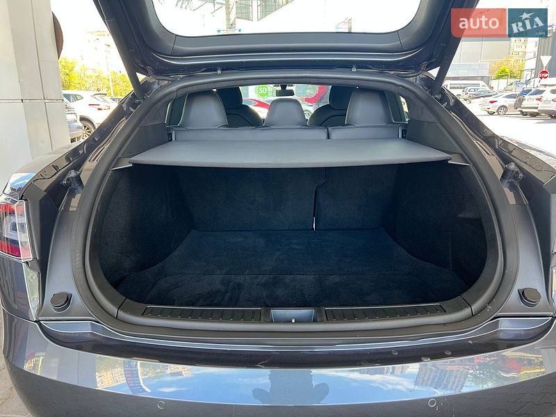 Ліфтбек Tesla Model S 2020 в Одесі