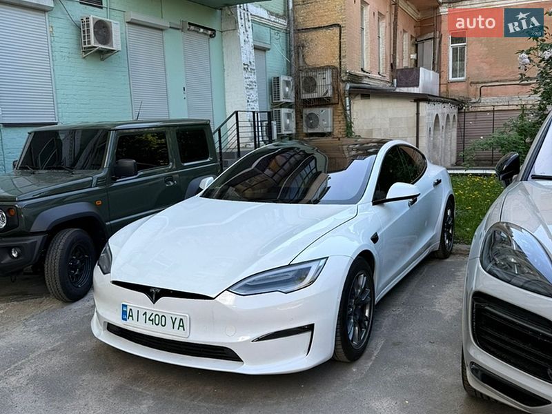 Лифтбек Tesla Model S 2021 в Киеве