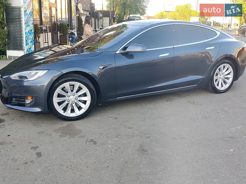 Ліфтбек Tesla Model S 2018 в Хмельницькому