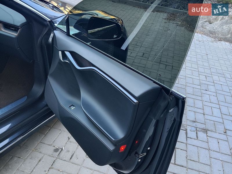 Ліфтбек Tesla Model S 2018 в Хмельницькому