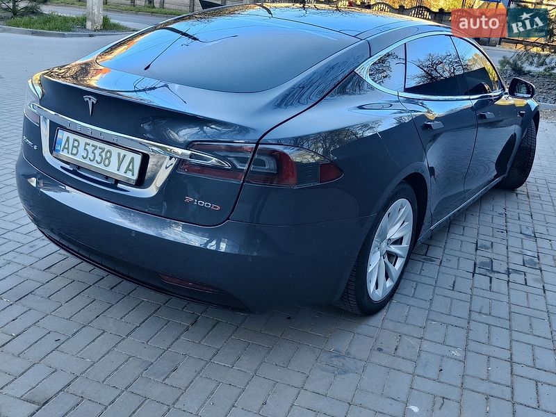 Ліфтбек Tesla Model S 2018 в Хмельницькому