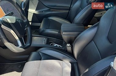 Лифтбек Tesla Model S 2017 в Умани