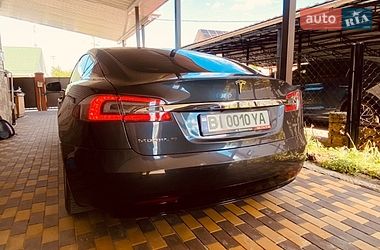 Ліфтбек Tesla Model S 2017 в Кременчуці