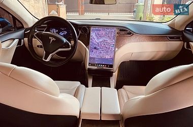 Лифтбек Tesla Model S 2017 в Кременчуге
