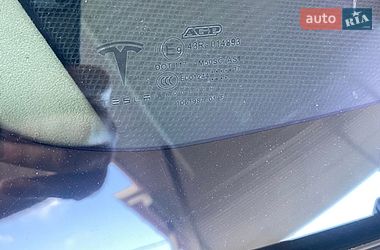 Лифтбек Tesla Model S 2017 в Кременчуге