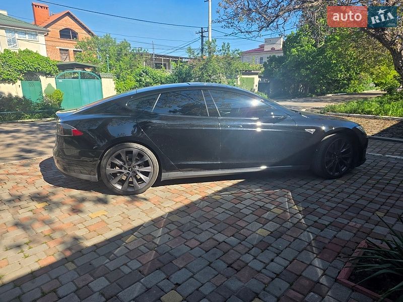 Лифтбек Tesla Model S 2015 в Одессе