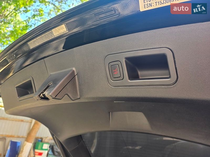 Лифтбек Tesla Model S 2015 в Одессе