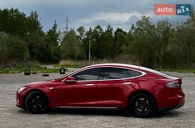 Лифтбек Tesla Model S 2015 в Львове