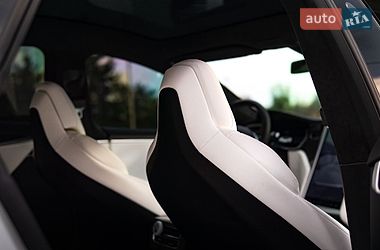 Лифтбек Tesla Model S 2017 в Кропивницком