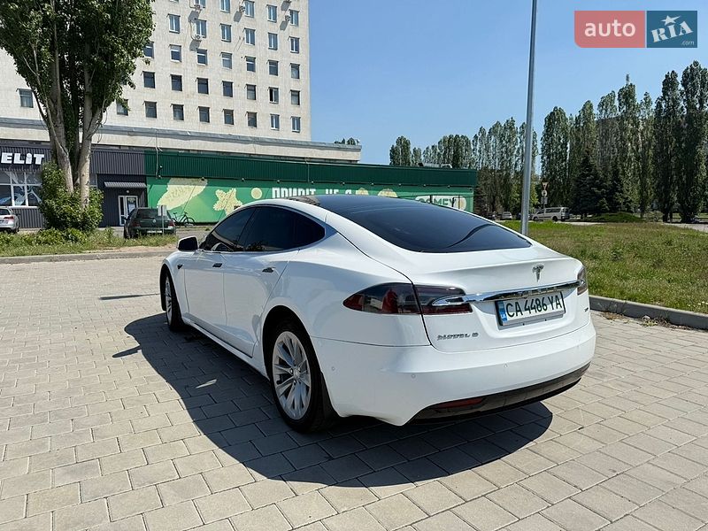Ліфтбек Tesla Model S 2017 в Черкасах