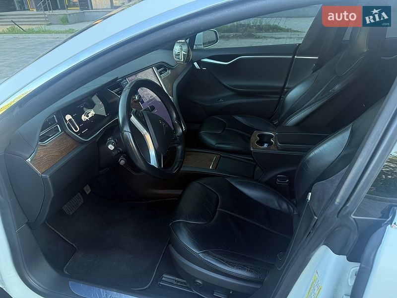 Ліфтбек Tesla Model S 2017 в Черкасах