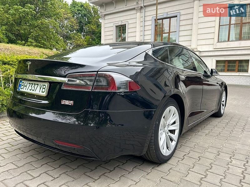 Ліфтбек Tesla Model S 2018 в Одесі