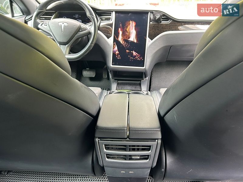 Ліфтбек Tesla Model S 2018 в Одесі