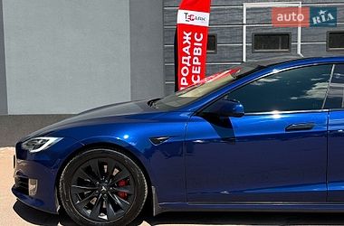 Лифтбек Tesla Model S 2018 в Киеве