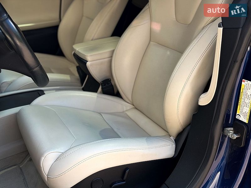 Лифтбек Tesla Model S 2018 в Киеве