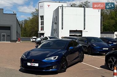 Лифтбек Tesla Model S 2018 в Киеве