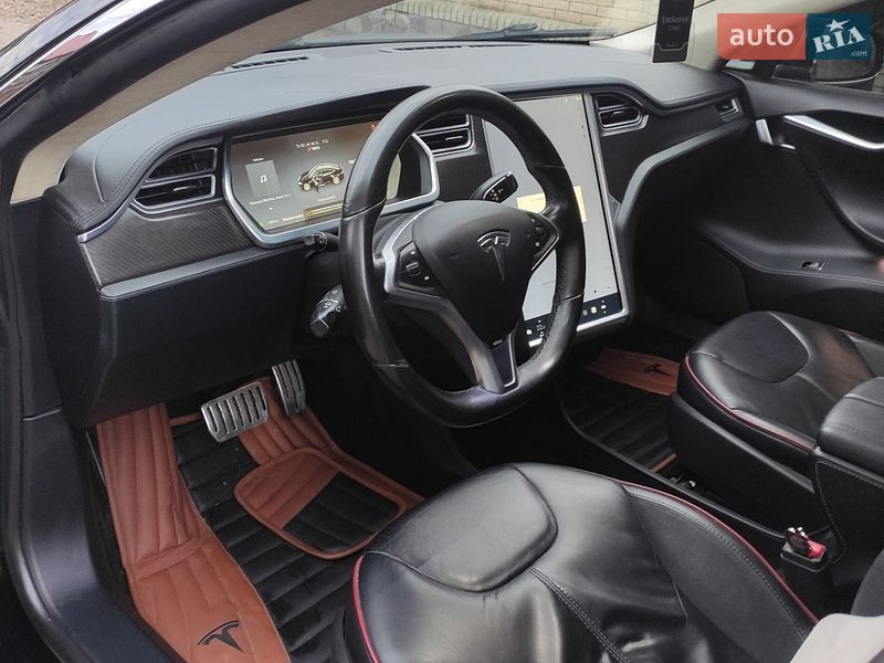 Лифтбек Tesla Model S 2013 в Коломые