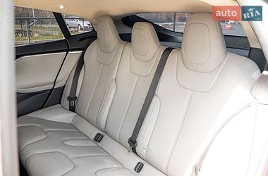 Лифтбек Tesla Model S 2014 в Львове