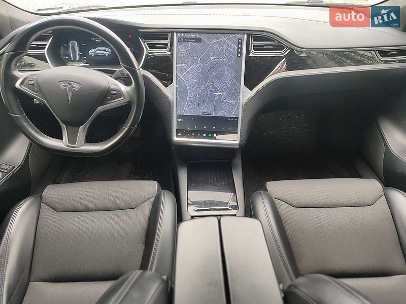 Лифтбек Tesla Model S 2018 в Киеве