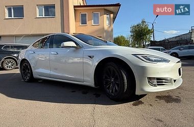 Лифтбек Tesla Model S 2018 в Луцке
