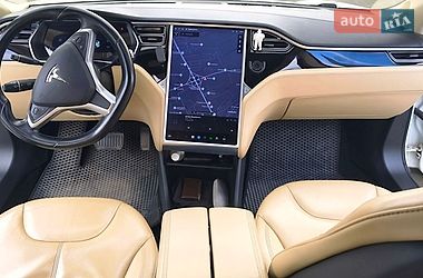 Ліфтбек Tesla Model S 2014 в Львові