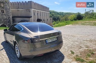 Лифтбек Tesla Model S 2016 в Каменец-Подольском
