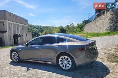 Лифтбек Tesla Model S 2016 в Каменец-Подольском