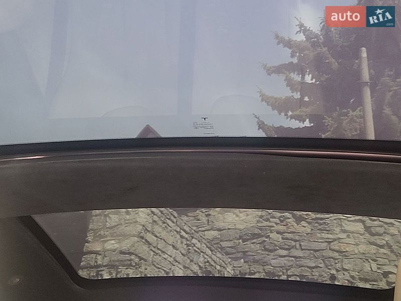 Лифтбек Tesla Model S 2016 в Каменец-Подольском