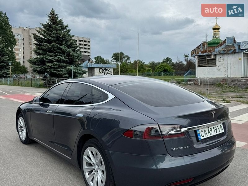 Ліфтбек Tesla Model S 2017 в Черкасах