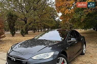 Ліфтбек Tesla Model S 2014 в Харкові
