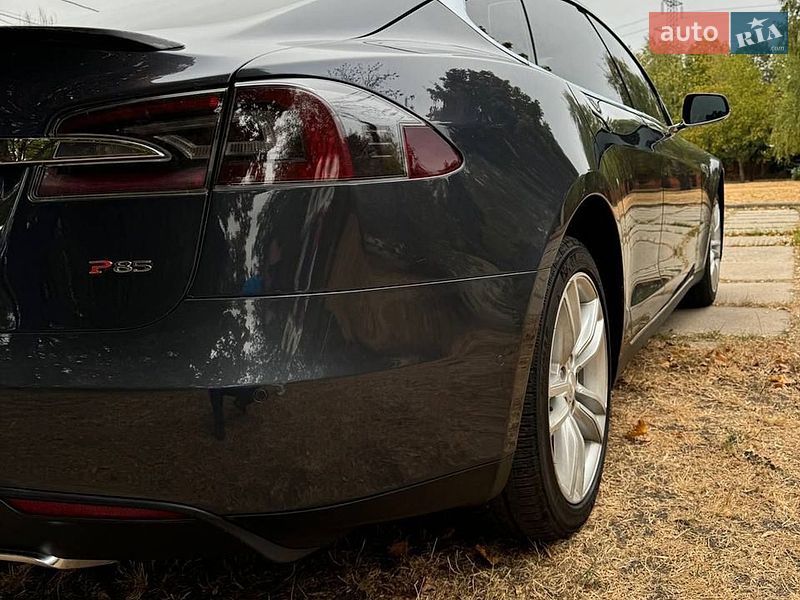 Ліфтбек Tesla Model S 2014 в Харкові