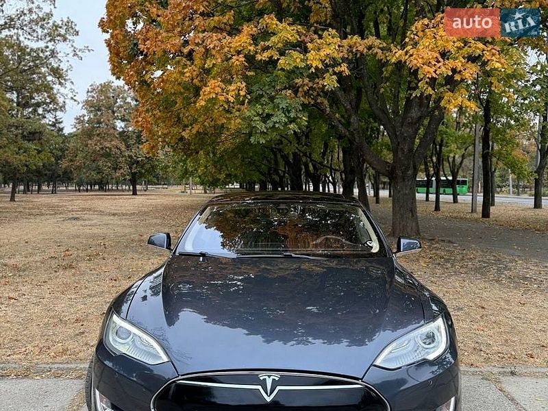 Ліфтбек Tesla Model S 2014 в Харкові